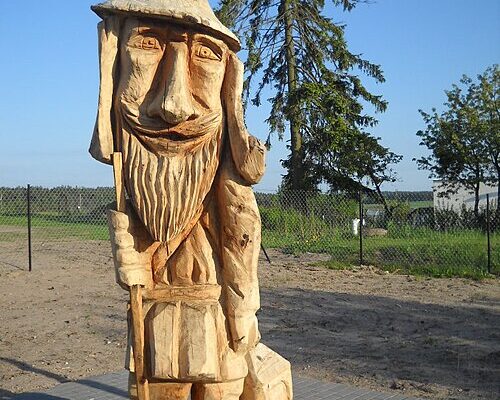 Szëmich, rzeźba wykonana przez artystę ludowego Jana Redźko